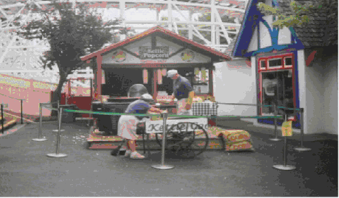 [Crew training on Ye Olde Kettle Cooker® at Hershey Park ~ Pennsylvania]